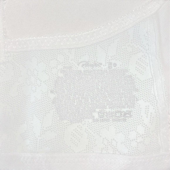 PLAYTEX 18 Hour Front-Close Wireless Bra with Flex Back 38D in White - Picture 6 of 7